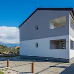 Pejakovic 1 By Interhome * Vir