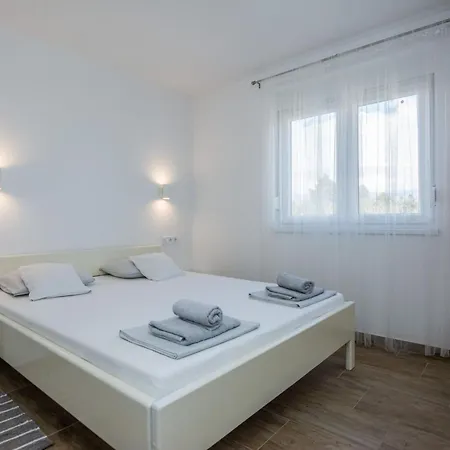 Pejakovic 1 By Interhome Vir