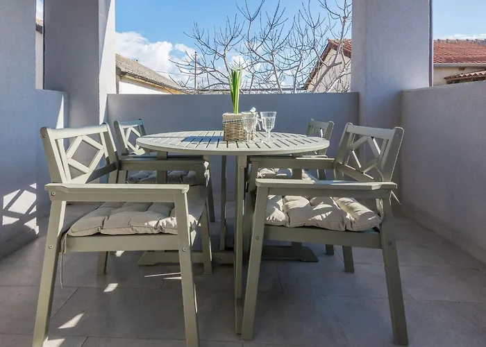 Pejakovic 1 By Interhome Apartman