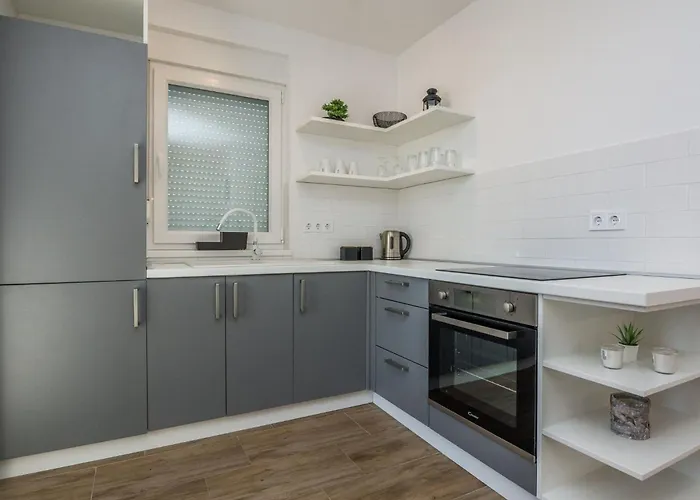 Pejakovic 1 By Interhome Lejlighed