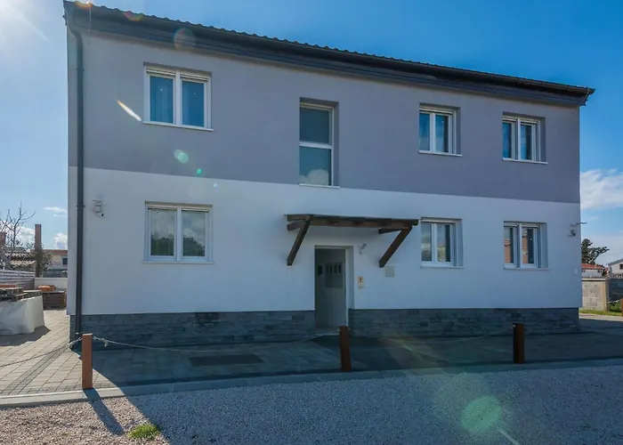 Pejakovic 1 By Interhome Vir