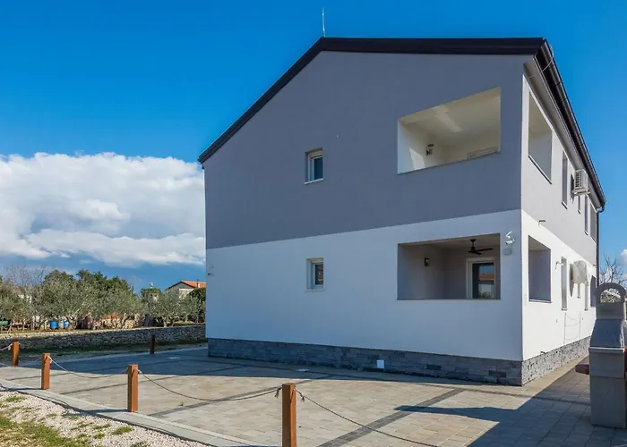 Pejakovic 1 By Interhome * Vir